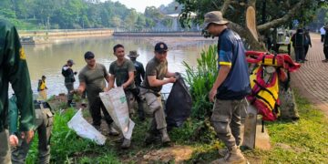DLH Tangsel Gelar Aksi Bersih-bersih di Taman Kota 2 Jaletreng Dalam Rangka Peringati Hari Lingkungan Hidup Sedunia