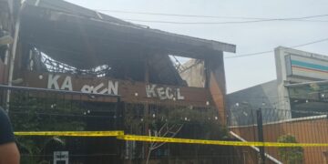 Kebakaran Landa Rumah Makan Kampung Kecil di BSD, Dua Karyawan Terluka
