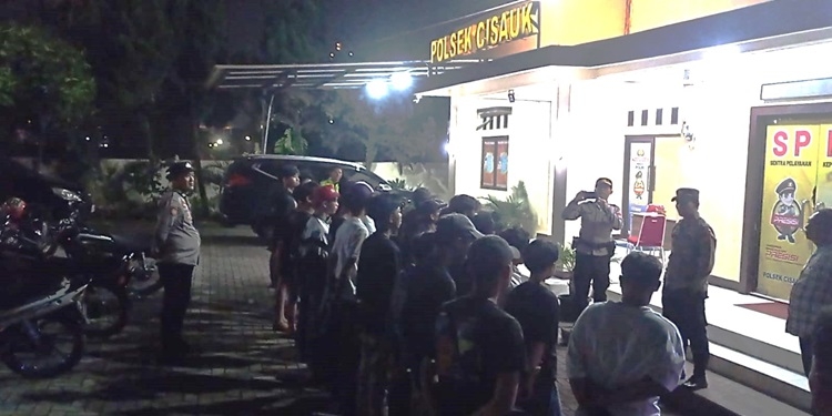 Polsek Cisauk Amankan Puluhan Remaja dan Sepeda Motor dalam Operasi Cipta Kondisi