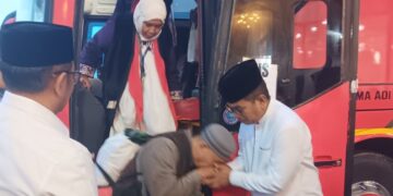 Jemaah Haji Asal Kabupaten Tangerang Kloter JKG 21 Tiba di Kampung Halaman