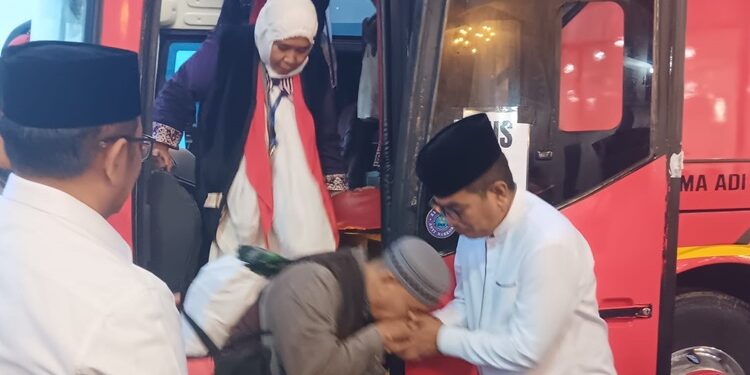 Jemaah Haji Asal Kabupaten Tangerang Kloter JKG 21 Tiba di Kampung Halaman