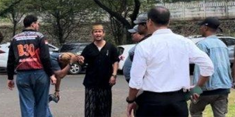 Adik Dicabuli dan Dikeroyok, Bahar bin Smith Ngamuk di Kantor Polisi