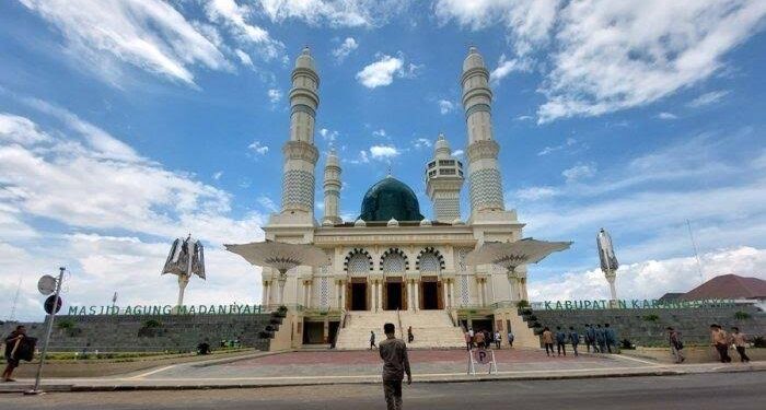 Masjid Agung Madaniyah