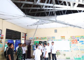 Atap Kelas Ambruk di SDN Kedung Dalam Tangerang, Dua Siswa Terluka