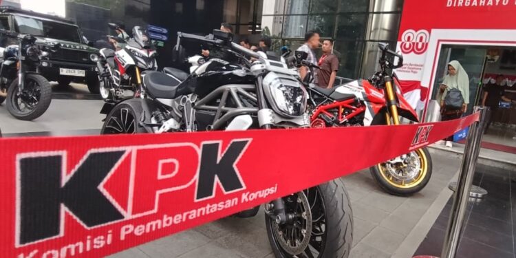 KPK Sita 22 Kendaraan Wamenaker Immanuel dalam OTT, Merknya Bikin Melongo!