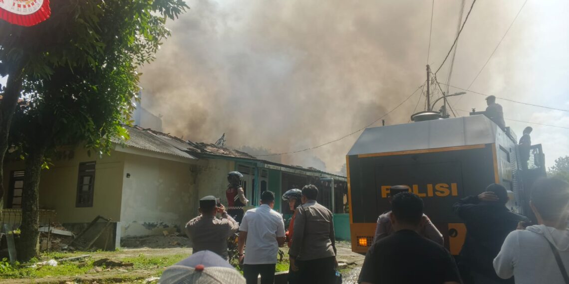 BREAKING NEWS: Kebakaran di Asrama Polsek Serpong, Damkar Kerahkan Armada Besar