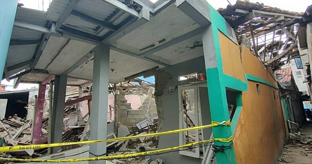 Ledakan Misterius Guncang Pamulang, Lima Rumah Rusak dan Empat Warga Jadi Korban