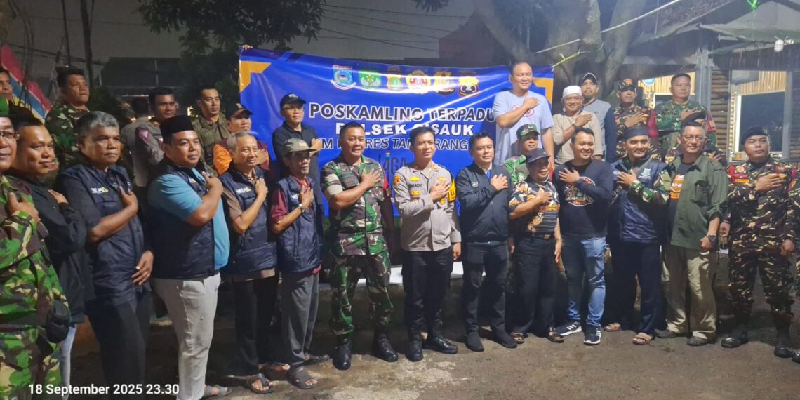 Kapolsek Cisauk Blusukan ke Poskamling Terpadu di Setu
