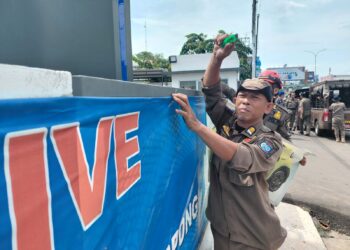 Satpol PP Tangsel Intensifkan Penertiban Reklame Ilegal