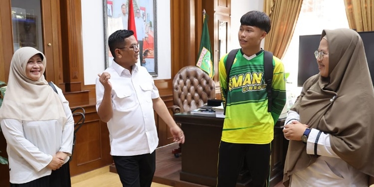 Gubernur Banten Mediasi Perselisihan Kepsek SMAN 1 Cimarga dan Siswa Merokok di Sekolah