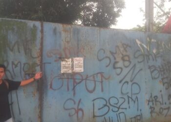 Asap Bau dari Pabrik Plastik PT Tiraplas Inti Kreasi Ganggu Dapur Umum MBG, DLHK : Saya Belum Tahu!