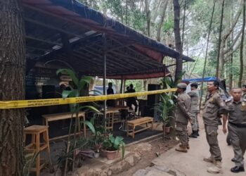 Satpol PP Tangsel Segel Cafe Serdadu dan Cafe Pinus di Taman Kota 2 Serpong
