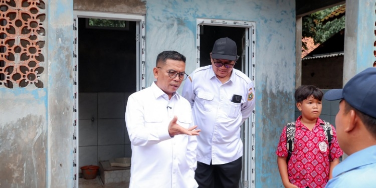 Gubernur Banten Tinjau Proyek Pembangunan Rumah Layak Huni di Lebak