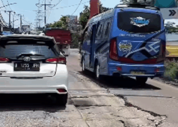 Perbaikan Jalan Rusak Picu Macet Panjang di Cadas, Kabupaten Tangerang