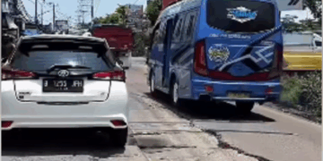 Perbaikan Jalan Rusak Picu Macet Panjang di Cadas, Kabupaten Tangerang