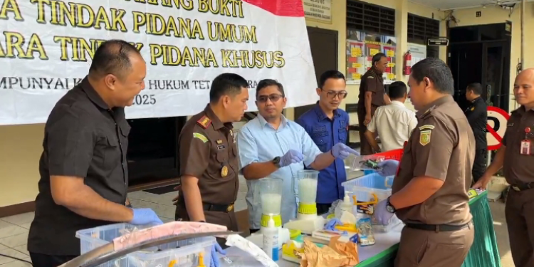 Kejari Kota Tangerang Musnahkan Ratusan Barang Bukti Kejahatan