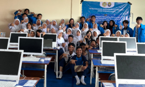 Mahasiswa Unpam Gelar PKM di SMPN 7 Tangsel, Kembangkan Sistem Peminjaman Barang dan Pencatatan Keterlambatan
