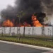 Bedeng Pekerja Proyek Summarecon di Curug Tangerang Terbakar