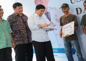 Halo Warga Banten, Pemprov Banten Salurkan Jaminan Sosial Keluarga dan Bantuan Usaha Ekonomi Rp24,3 Miliar