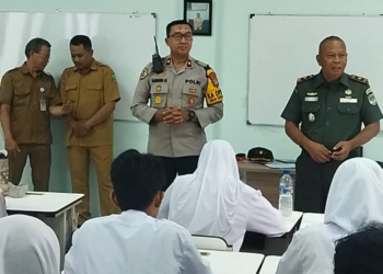 Polsek Ciputat Timur Gencarkan Program CETAR, Ajak Pelajar SMAN 8 Tangsel Fokus Ukir Prestasi