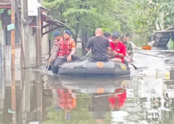 Banjir Sejak Jumat, 250 Rumah di Periuk Damai Tangerang Masih Tergenang