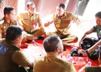 Langkah Kaki Bupati Tangerang Susuri Genangan Banjir di Kronjo, Pastikan Warga Aman dan Kebutuhan Terpenuhi