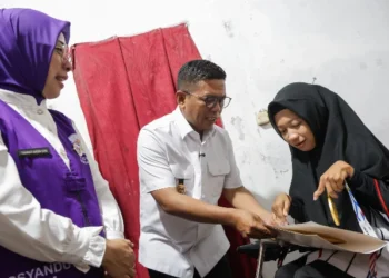 Gubernur Banten Sambangi Rumah Handayani, Atlet Peraih Emas ASEAN Para Games