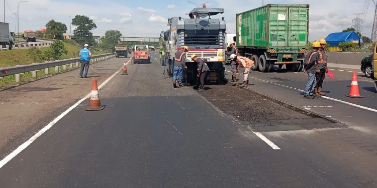ASTRA Tol Tangerang-Merak Percepat Perbaikan Kerusakan Jalan Tol Tangerang–Merak