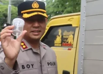 Kapolres Tangsel dan Jajaran Jalani Tes Urine Serentak