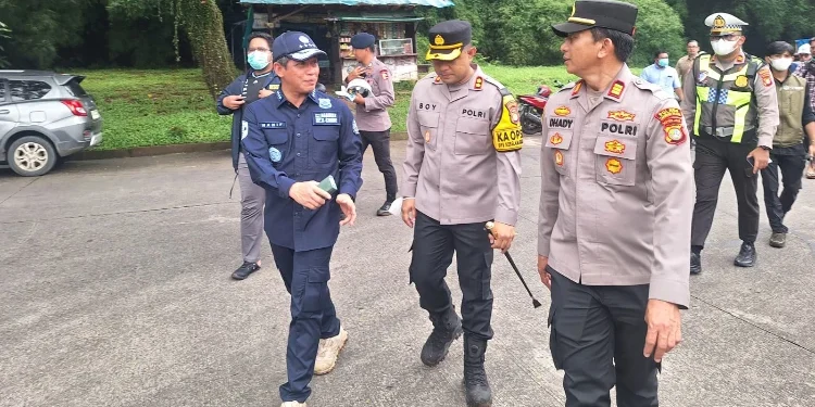 Menteri LHK dan Polres Tangsel Siapkan Langkah Hukum Pidana dan Perdata Terhadap Pemilik Gudang Kimia dan Pengelola Kawasan Taman Tekno BSD