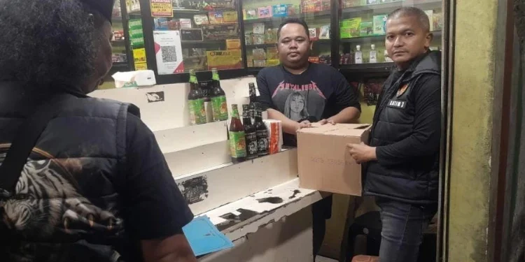 Operasi Pekat Maung 2026, Polsek Cikupa Sita Puluhan Botol Miras dari Tiga Lokasi