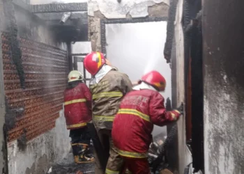 Rumah Dua Lantai di Bukit Cirendeu Pamulang Terbakar