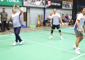 Gubernur Banten Main Badminton di Tangsel