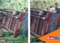 Mobil Odong-odong Angkut Wisatawan Gunung Sindur Terperosok di Rumpin, Sembilan Orang Luka