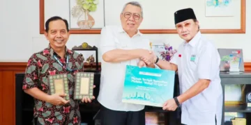 PT IKPP Tangerang Salurkan Wakaf Alquran Bersama Wali Kota Tangerang Selatan
