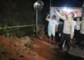 Longsor Tutup Akses Utama Warga Villa Dago Tol Serpong