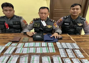 Polisi Amankan Dua Pria Pembawa Ribuan Obat Terlarang di Tangerang