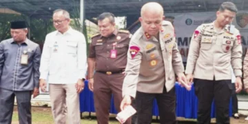 Belasan Ribu Botol Miras Ilegal Dimusnahkan di Polres Serang