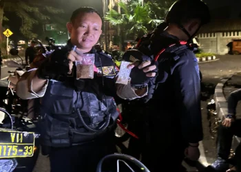 Polisi dan Pemotor di Tangerang Kejar-kejaran Tengah Malam, Tangkap Pembawa Tembakau Sintetis