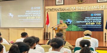 Bikin Bangga, Benyamin Davnie Lepas Kontingen Sepak Bola Putri Tangsel ke Ajang Nasional dan Swedia