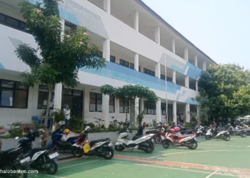 Gerakan Ayah Mengambil Rapor dan Mengantar Anak Sekolah Mulai Digencarkan di Tangerang Selatan