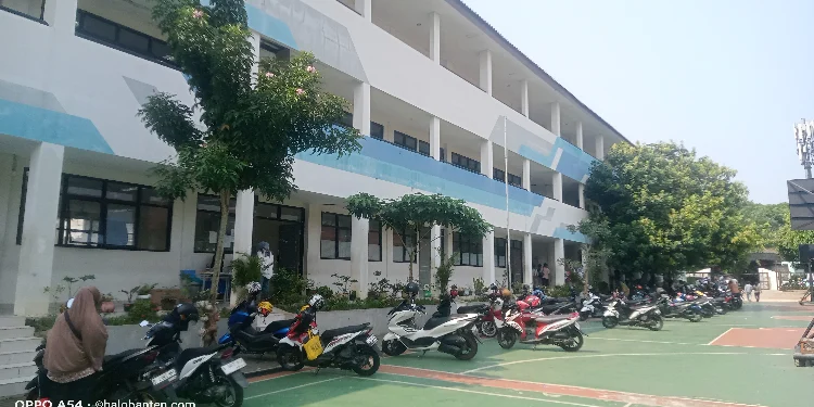 Gerakan Ayah Mengambil Rapor dan Mengantar Anak Sekolah Mulai Digencarkan di Tangerang Selatan