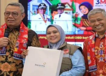 Gerakan Jumantik menjadi kunci Tangsel mencatat nol kematian DBD sejak 2024. Benyamin Davnie ajak warga aktif cegah sarang nyamuk.