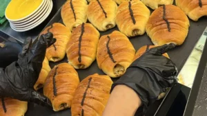 Kajian Proses Manufaktur Pastry: Tahapan Produksi dan Pengendalian Kualitas pada CV Dapur Hidayat