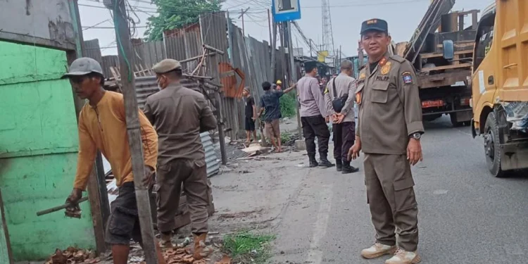 Satpol PP Kabupaten Serang Beri Tenggat 4 Hari untuk Bongkar Bangunan Liar di Kibin