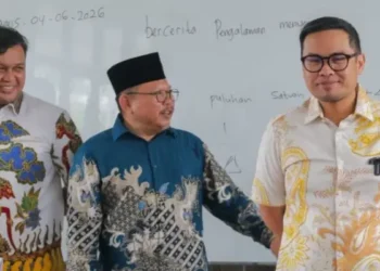 Seragam Sekolah Gratis di Tangsel Mulai Tahun Ajaran 2026/2027, Siswa SDN dan SMPN Terima Batik dan Olahraga