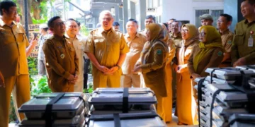 Wali Kota Tangsel dan Gubernur Banten Pantau MBG serta Verifikasi SPMB di SMAN 1 Tangerang Selatan