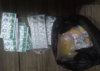 Warga Kemiri Tangerang Bongkar Gubuk Diduga Jadi Lokasi Transaksi Obat Keras, Polisi Buru Tiga Pria