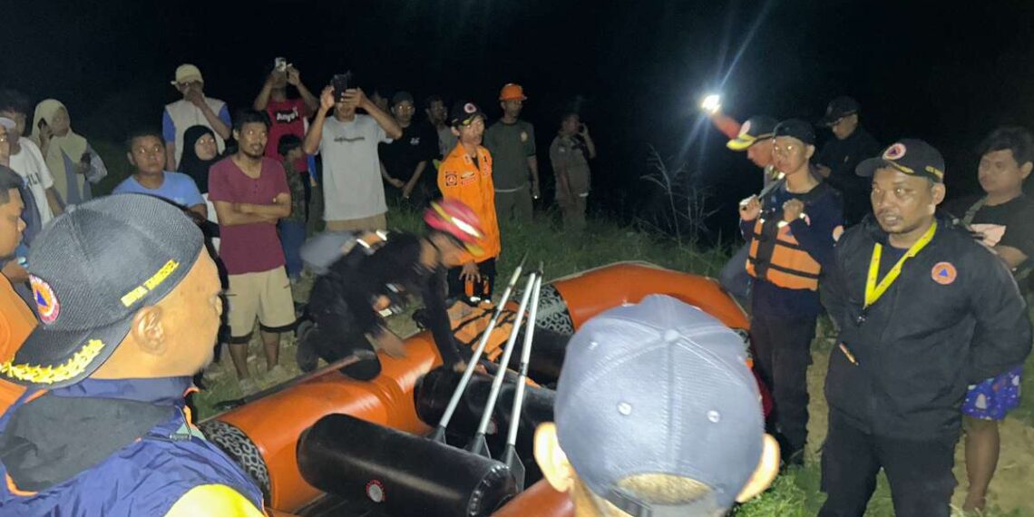 BPBD Tangsel Susuri Sungai dan Darat Cari Anak Tenggelam di Cisadane