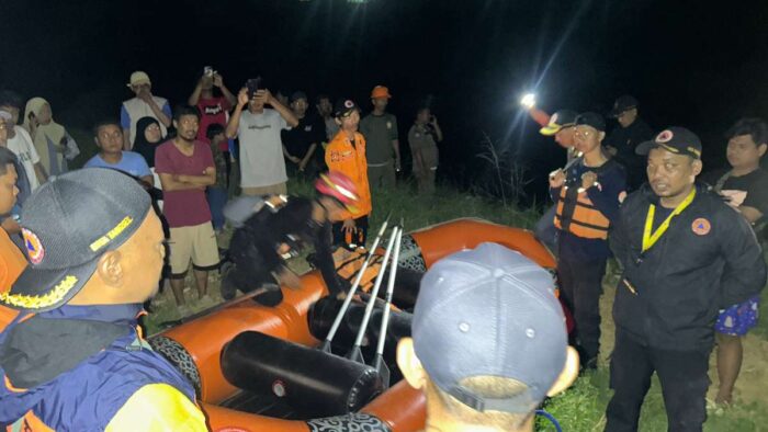 BPBD Tangsel Susuri Sungai dan Darat Cari Anak Tenggelam di Cisadane